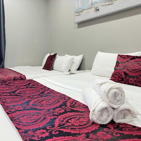 Cahaya Qaira Homestay @ D'Perdana コタバル エクステリア 写真