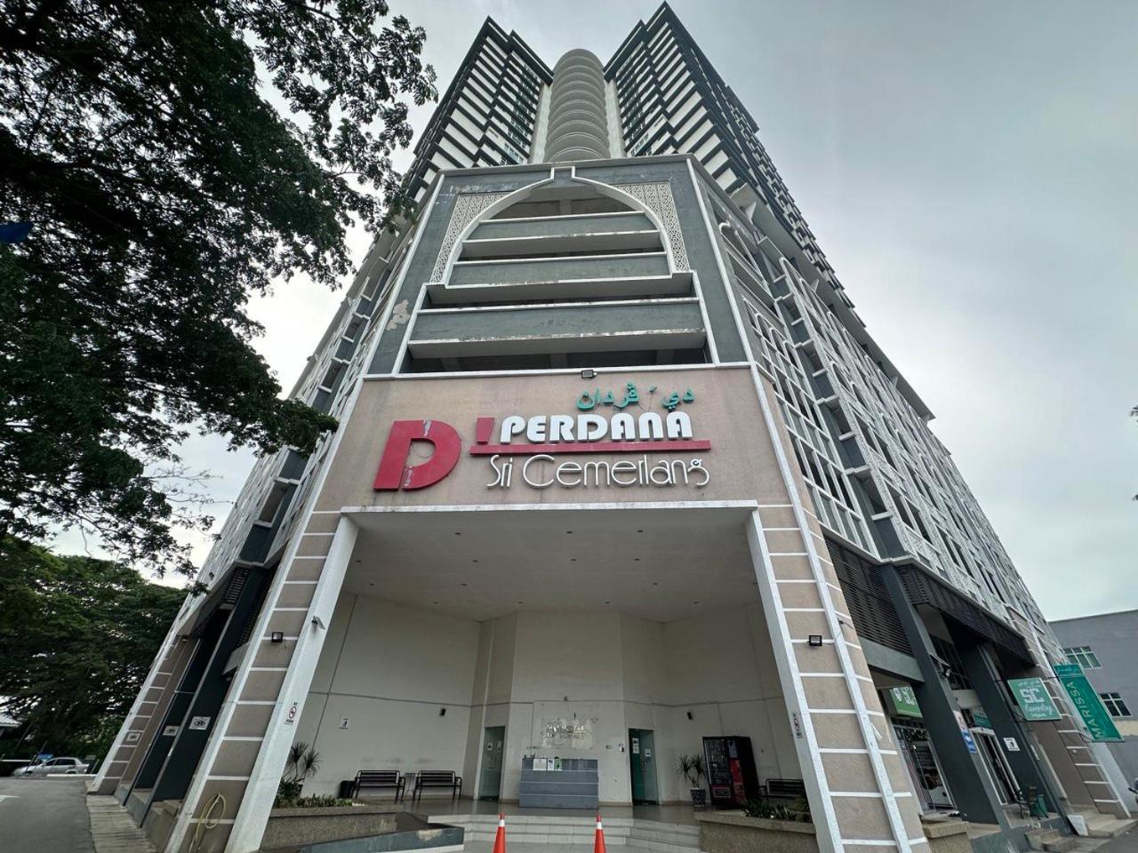 Cahaya Qaira Homestay @ D'Perdana コタバル エクステリア 写真