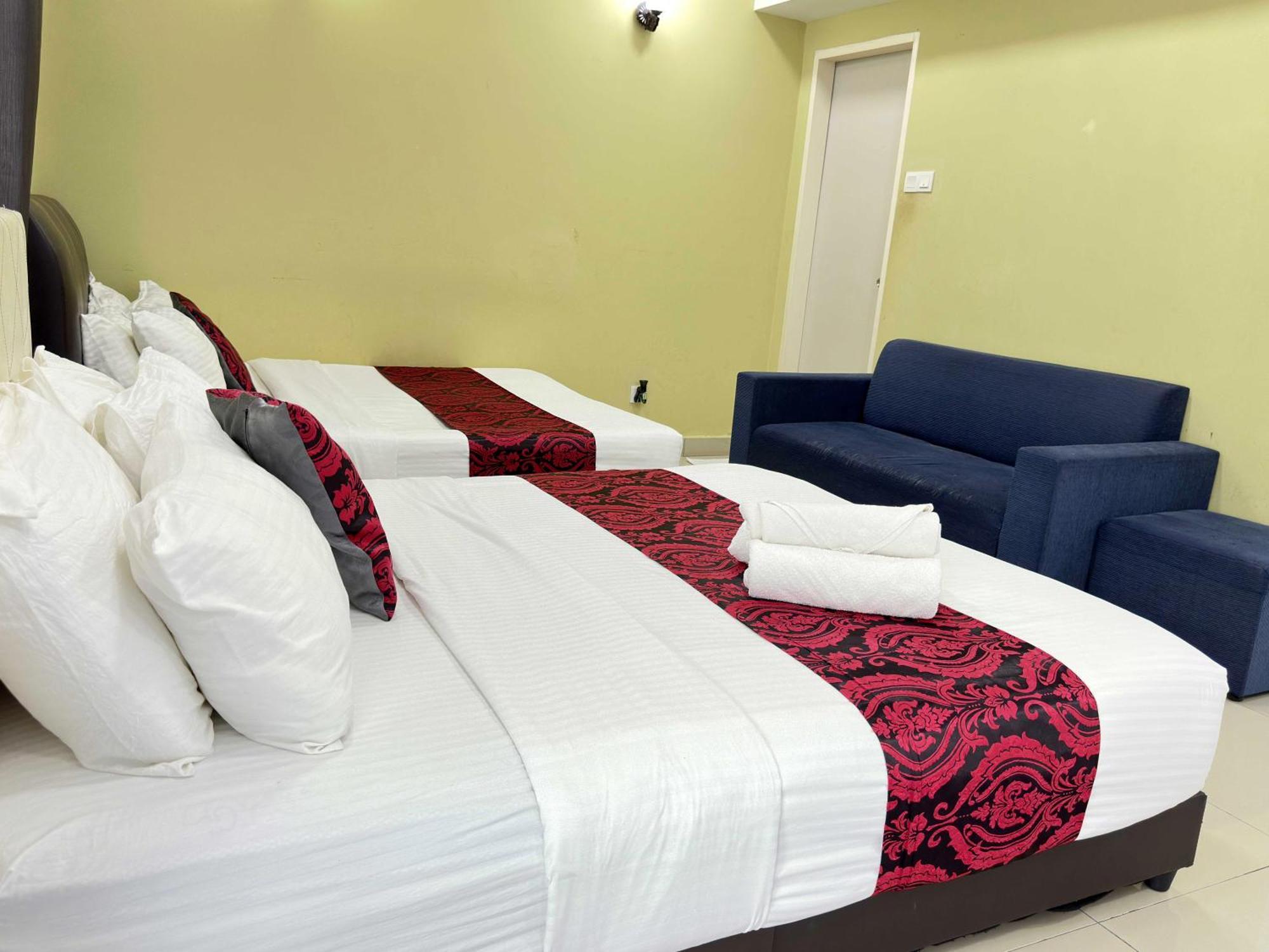 Cahaya Qaira Homestay @ D'Perdana コタバル エクステリア 写真