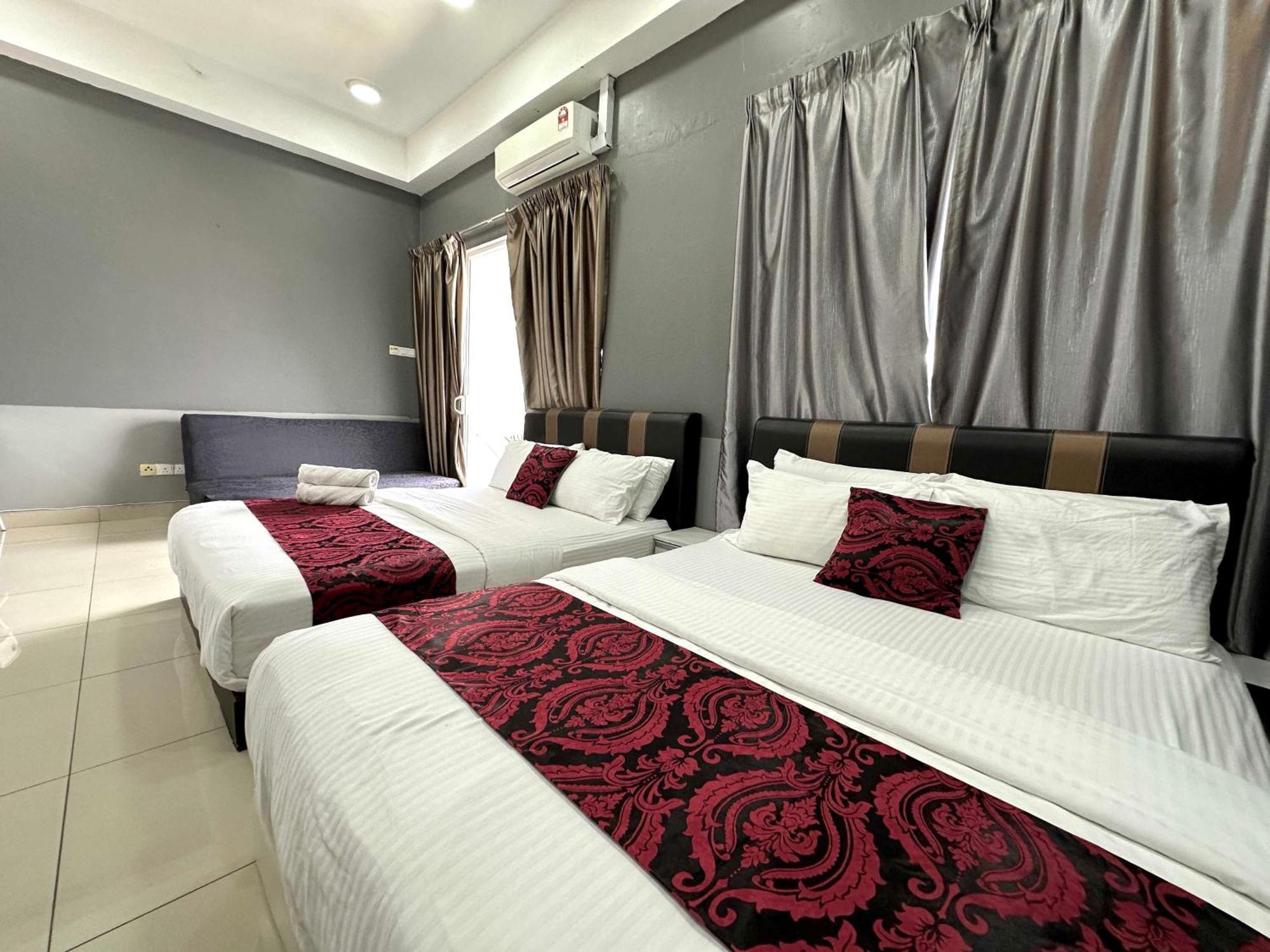 Cahaya Qaira Homestay @ D'Perdana コタバル エクステリア 写真