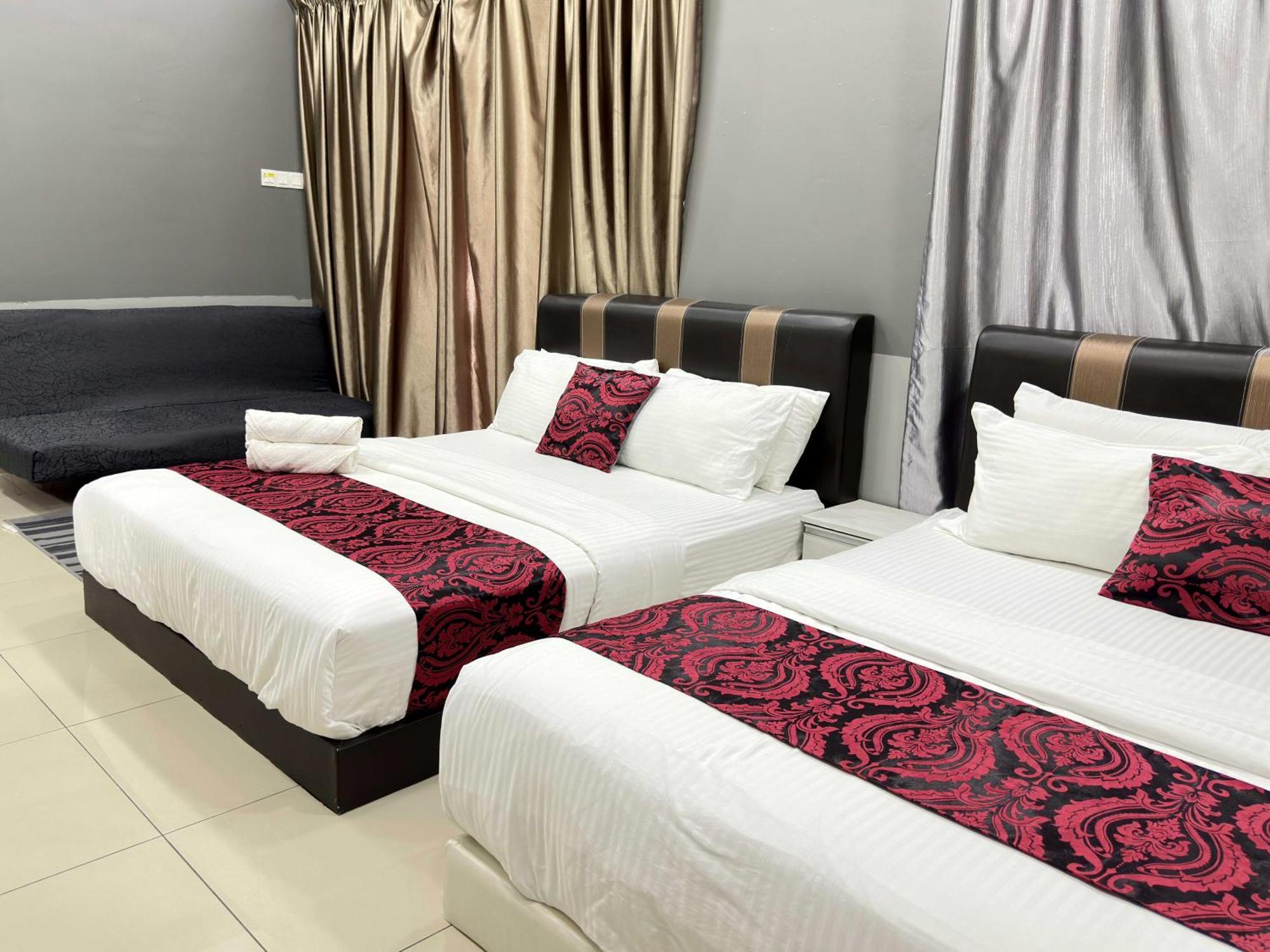 Cahaya Qaira Homestay @ D'Perdana コタバル エクステリア 写真
