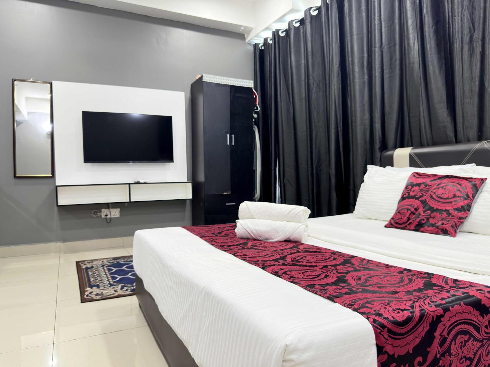 Cahaya Qaira Homestay @ D'Perdana コタバル エクステリア 写真