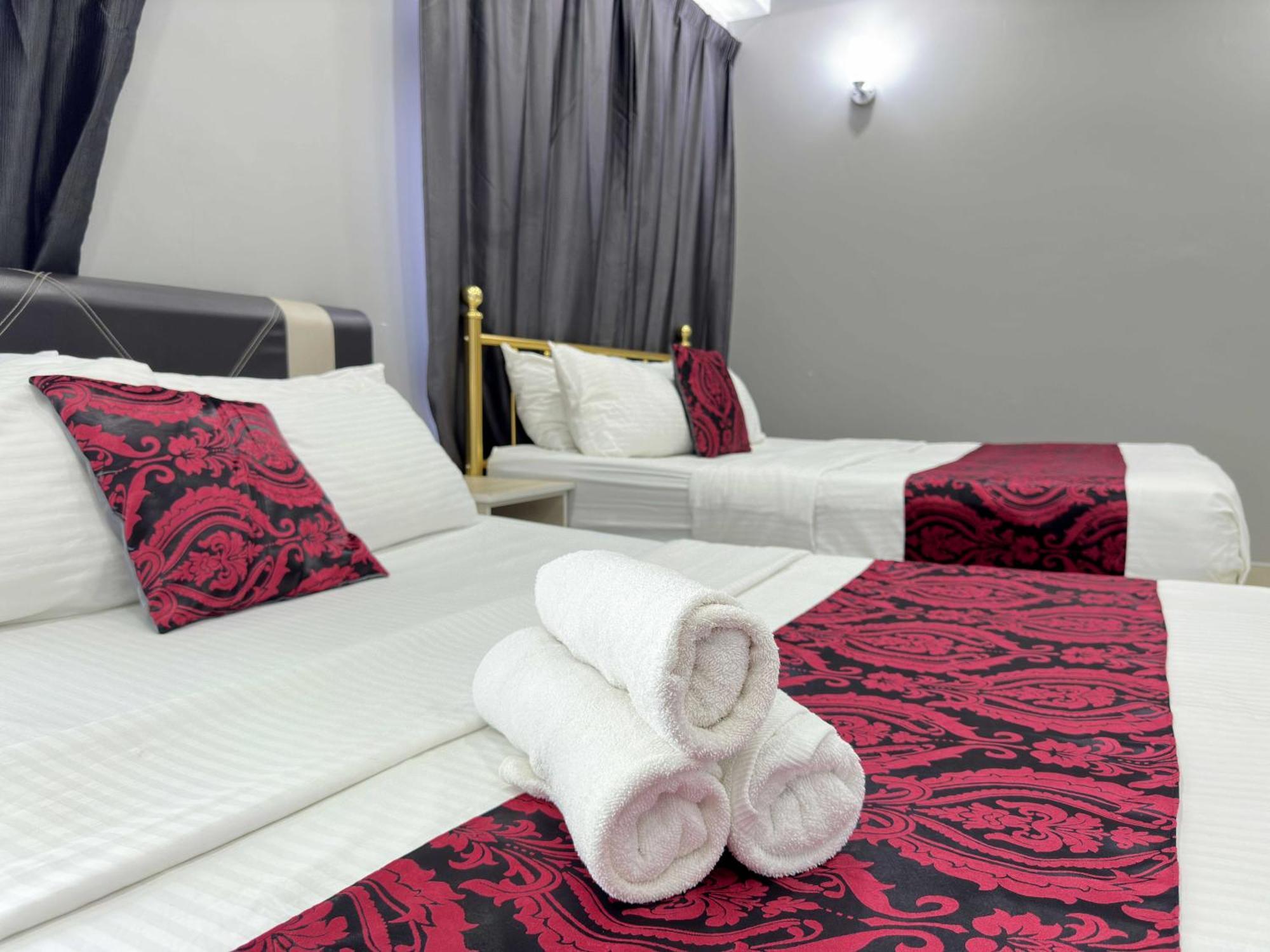 Cahaya Qaira Homestay @ D'Perdana コタバル エクステリア 写真