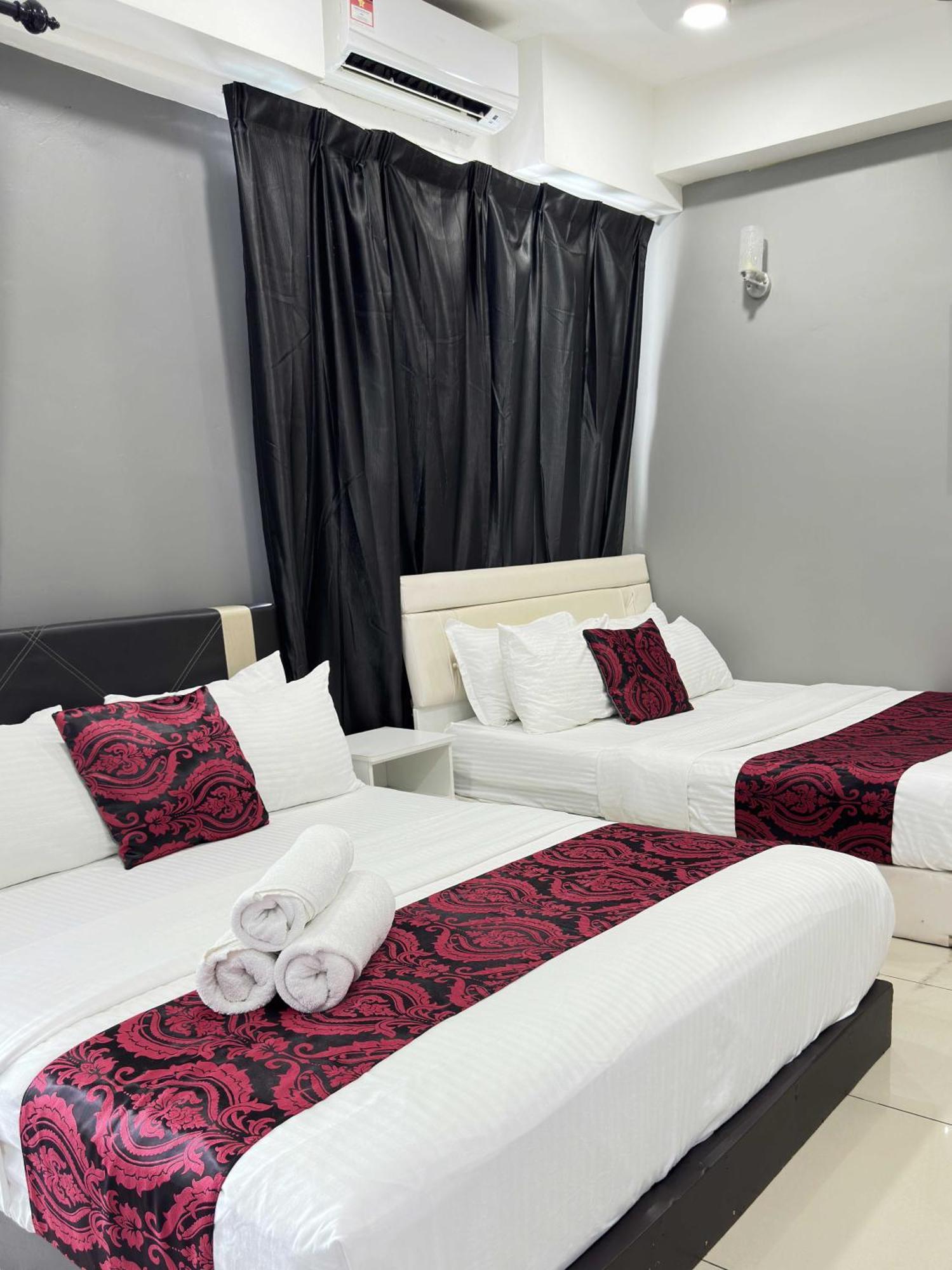 Cahaya Qaira Homestay @ D'Perdana コタバル エクステリア 写真
