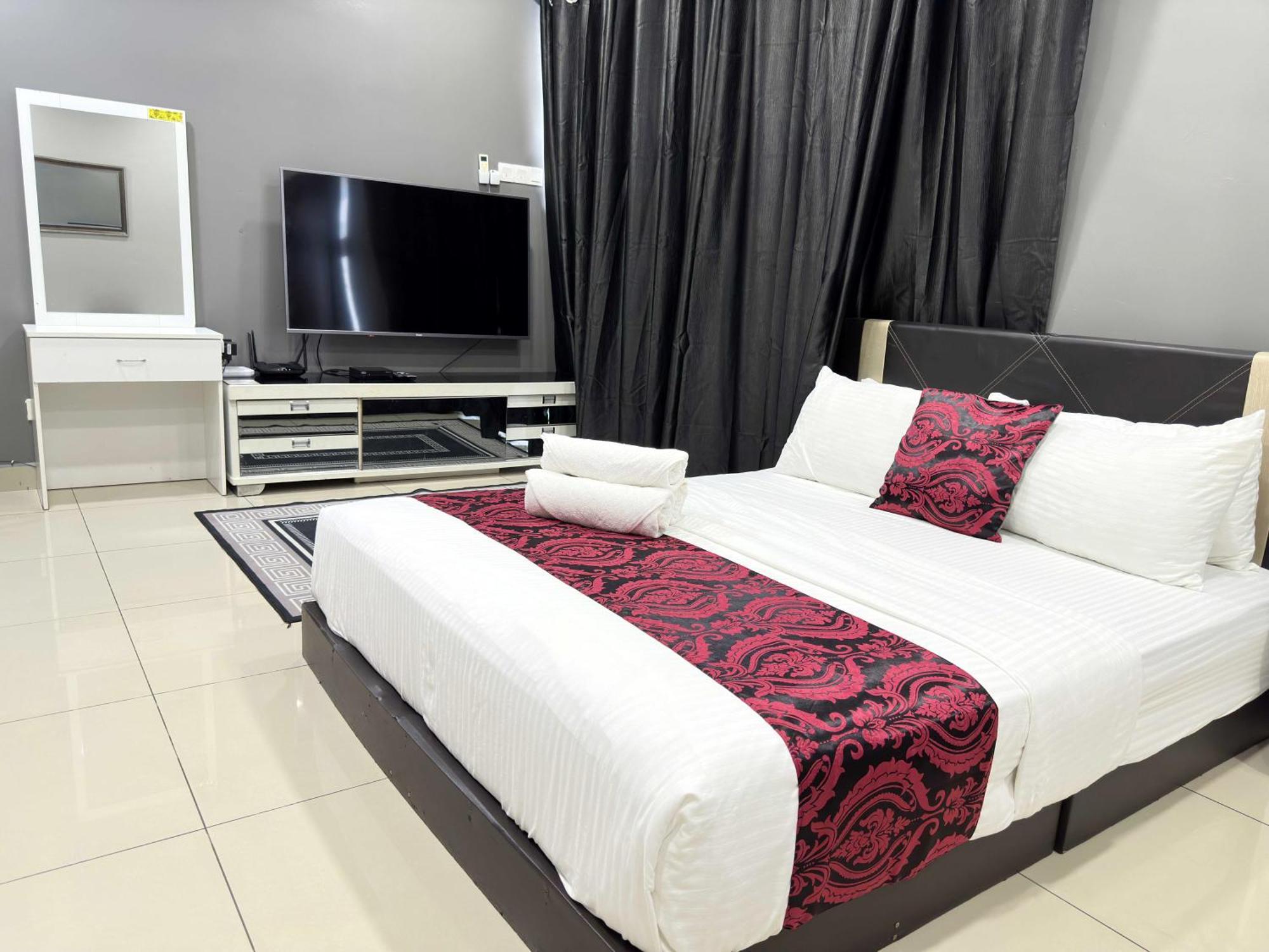 Cahaya Qaira Homestay @ D'Perdana コタバル エクステリア 写真