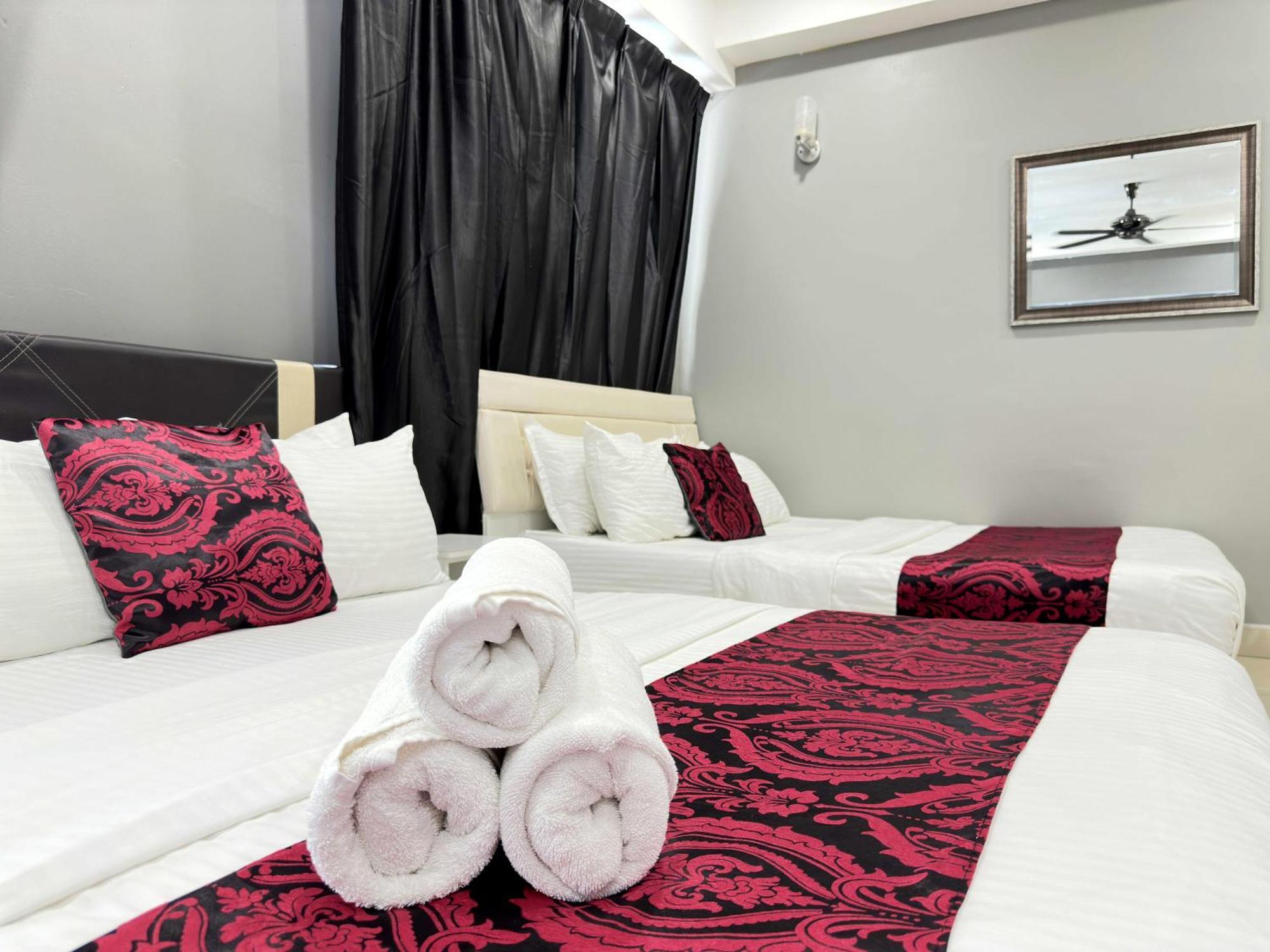Cahaya Qaira Homestay @ D'Perdana コタバル エクステリア 写真