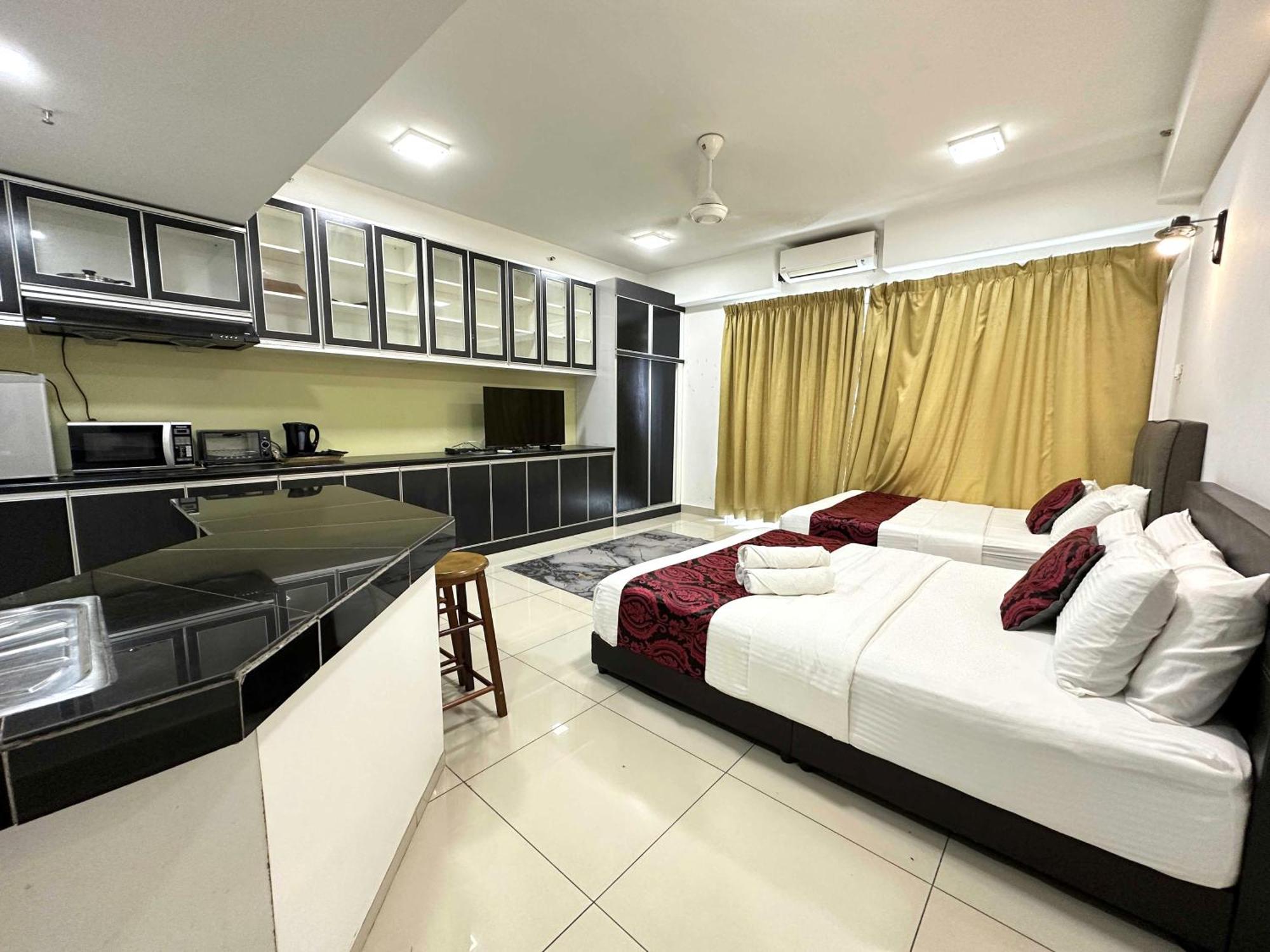 Cahaya Qaira Homestay @ D'Perdana コタバル エクステリア 写真