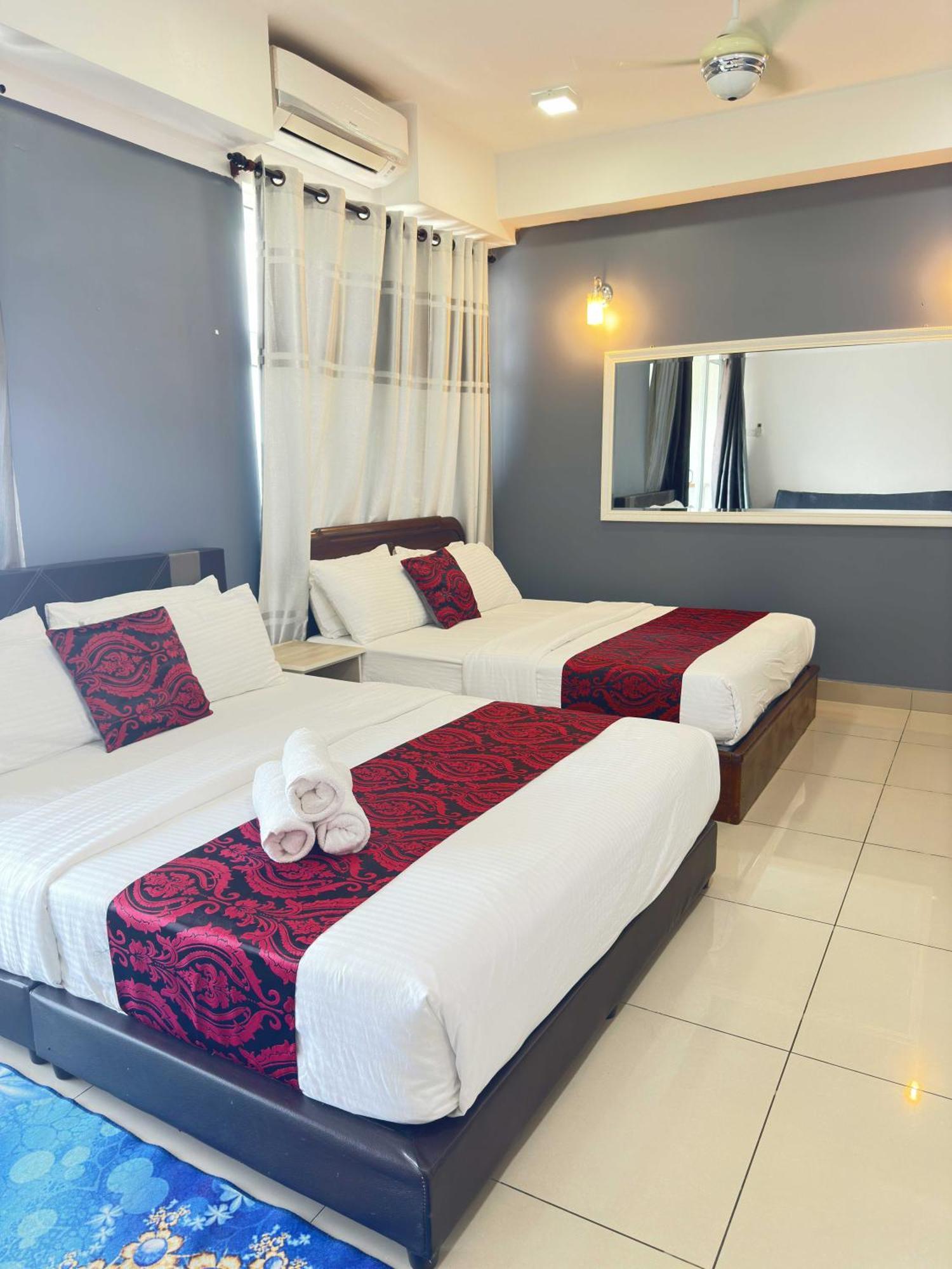 Cahaya Qaira Homestay @ D'Perdana コタバル エクステリア 写真