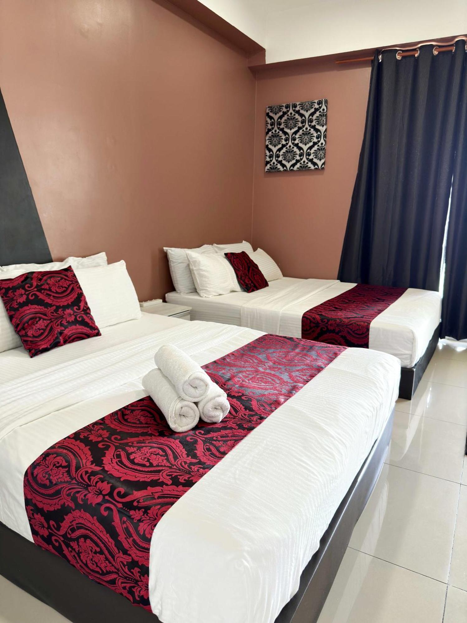 Cahaya Qaira Homestay @ D'Perdana コタバル エクステリア 写真