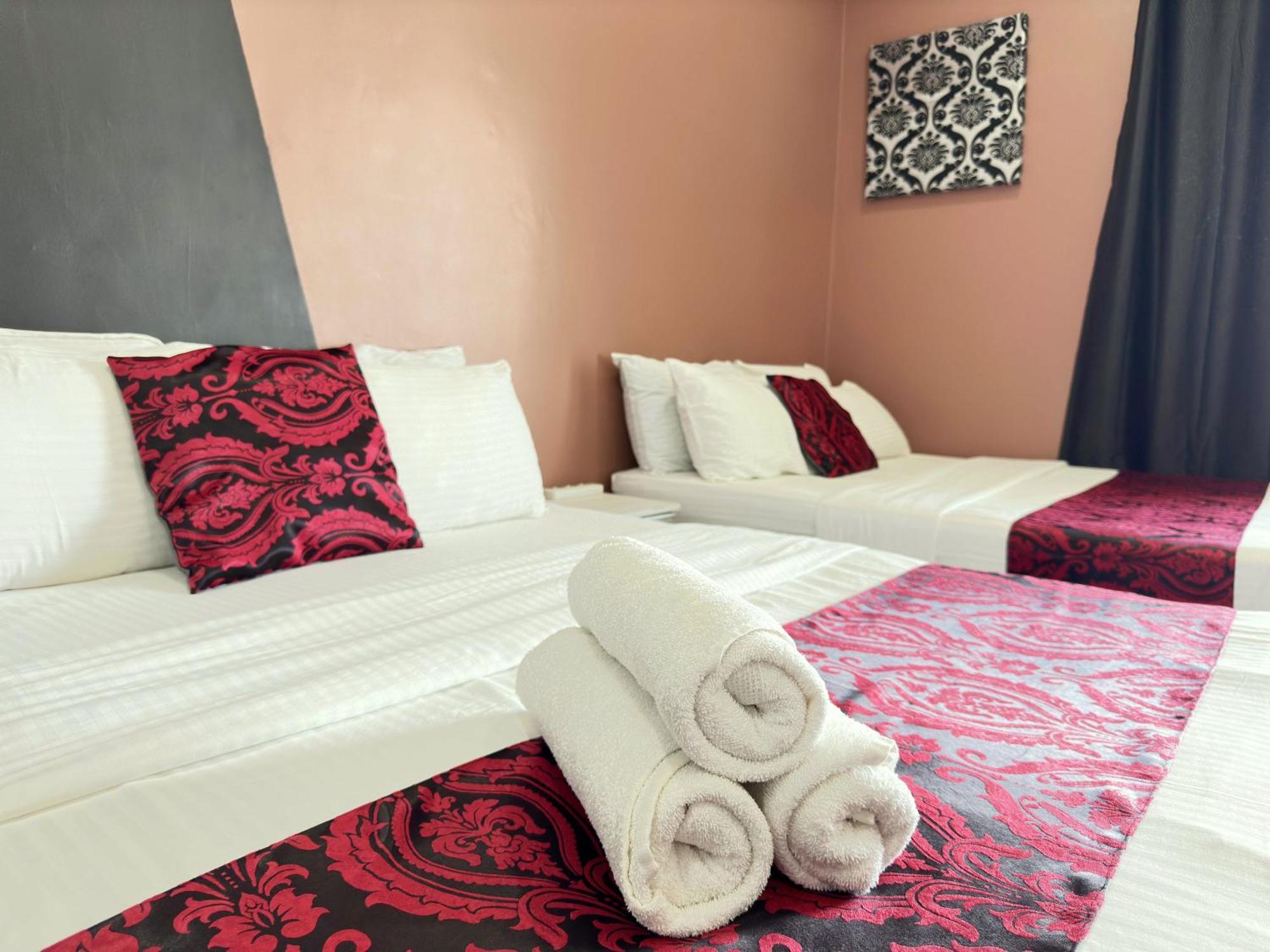 Cahaya Qaira Homestay @ D'Perdana コタバル エクステリア 写真