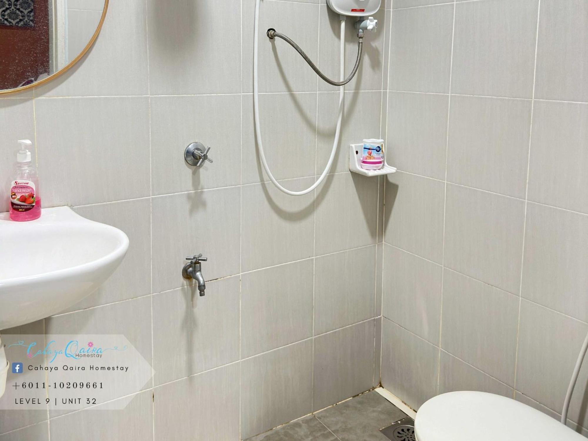 Cahaya Qaira Homestay @ D'Perdana コタバル エクステリア 写真